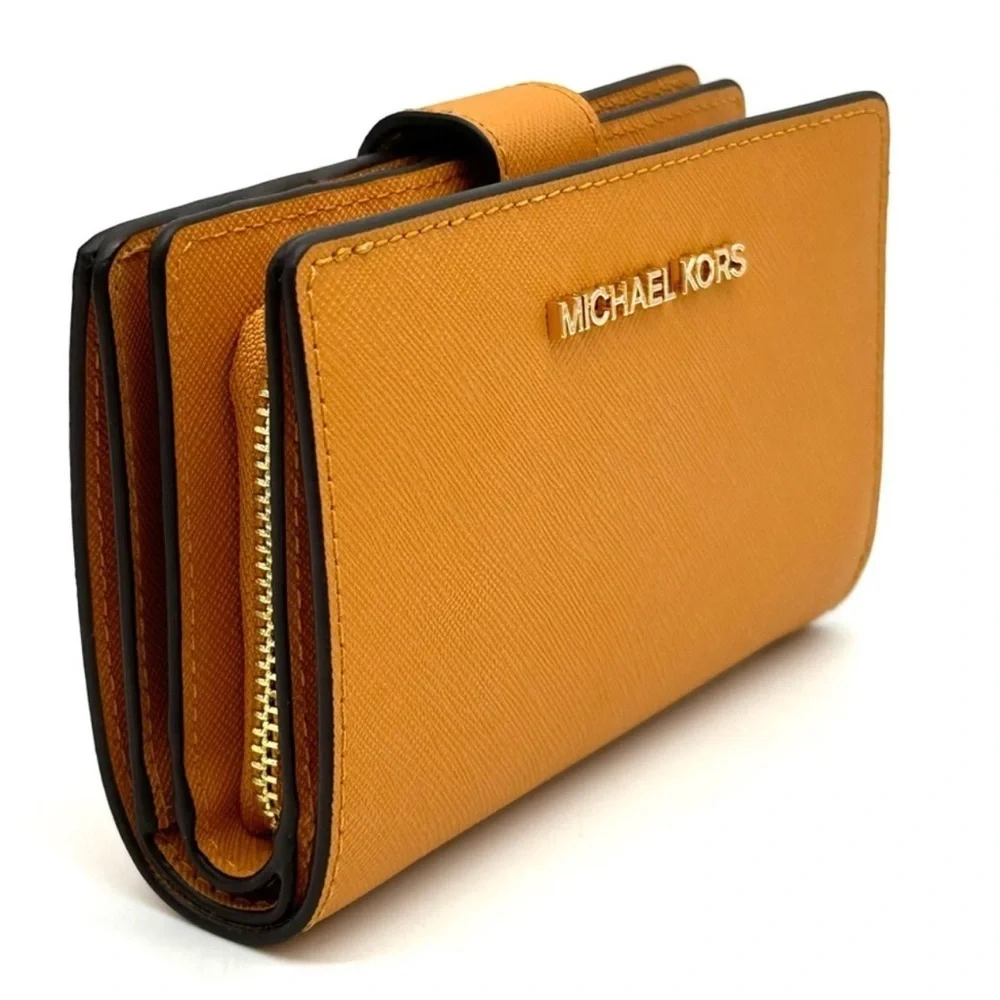 Michael Kors Medium Bifold Zip Chain Wallet Cider